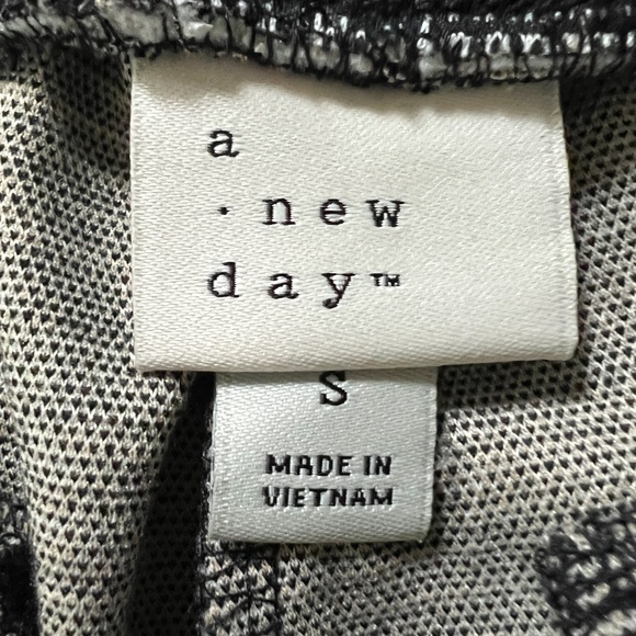 A New Day‎ Pull On High Rise Stretch Plaid Crop Pants Size Small NWOT - Picture 9 of 12